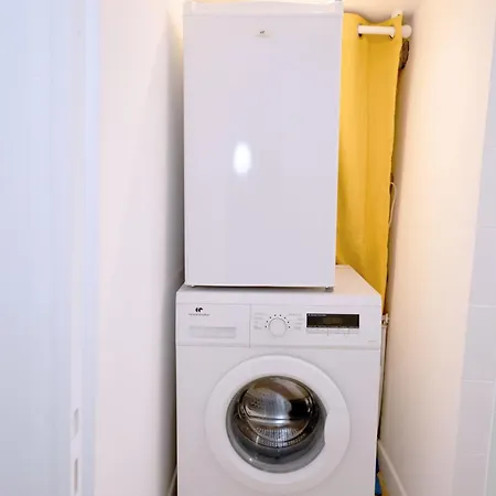 The Silent Lounge, Apartamento